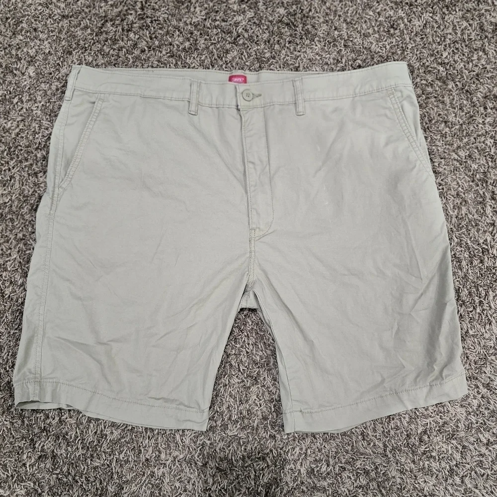 Levi's Men Chino Khaki Shorts W42